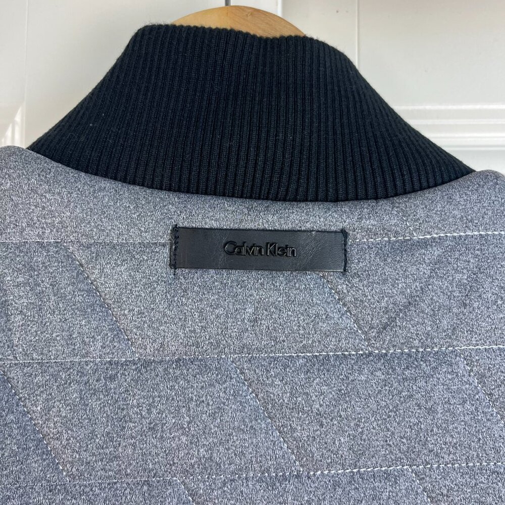Calvin Klein Puffer Vest Men’s Medium Grey Full Zip Winter Outerwear Bomber - Picture 6 of 8